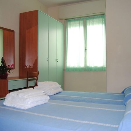 צ'סנטיקו Hotel Trevi מראה חיצוני תמונה