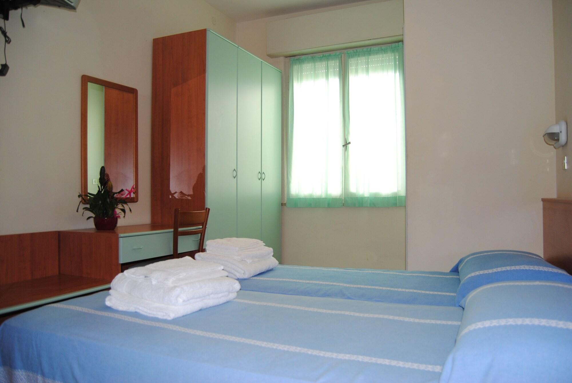 צ'סנטיקו Hotel Trevi מראה חיצוני תמונה