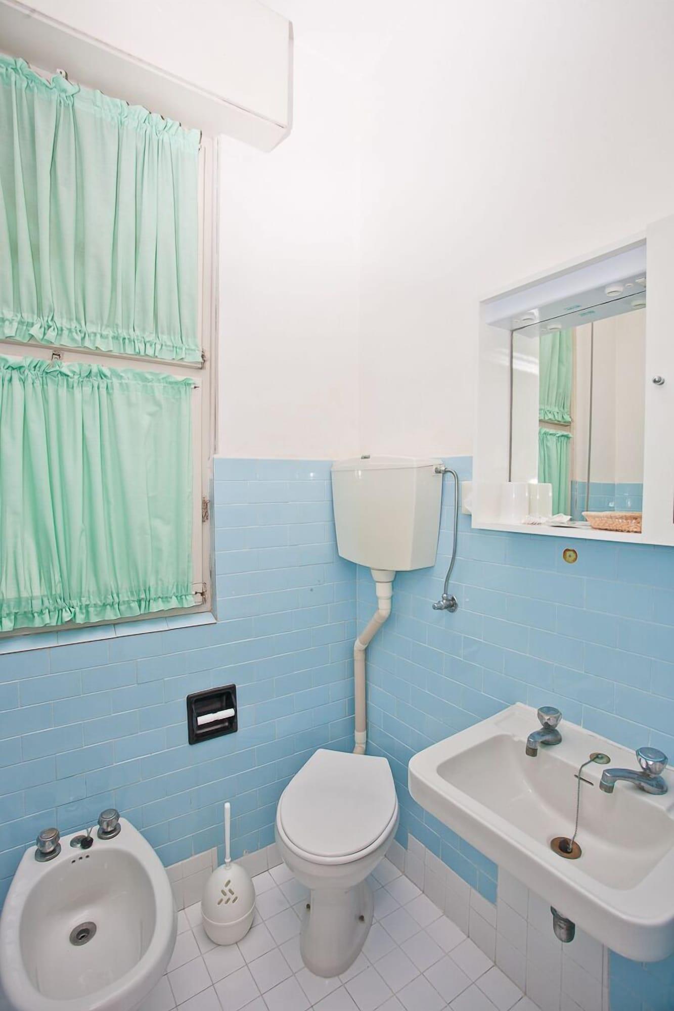 צ'סנטיקו Hotel Trevi מראה חיצוני תמונה