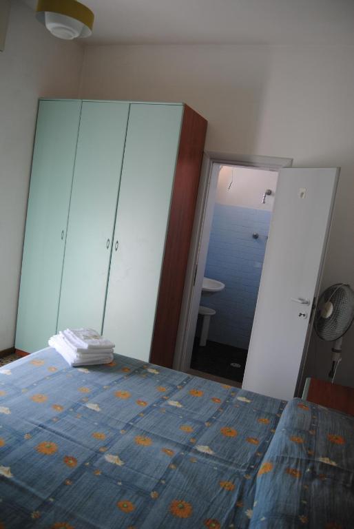 צ'סנטיקו Hotel Trevi חדר תמונה