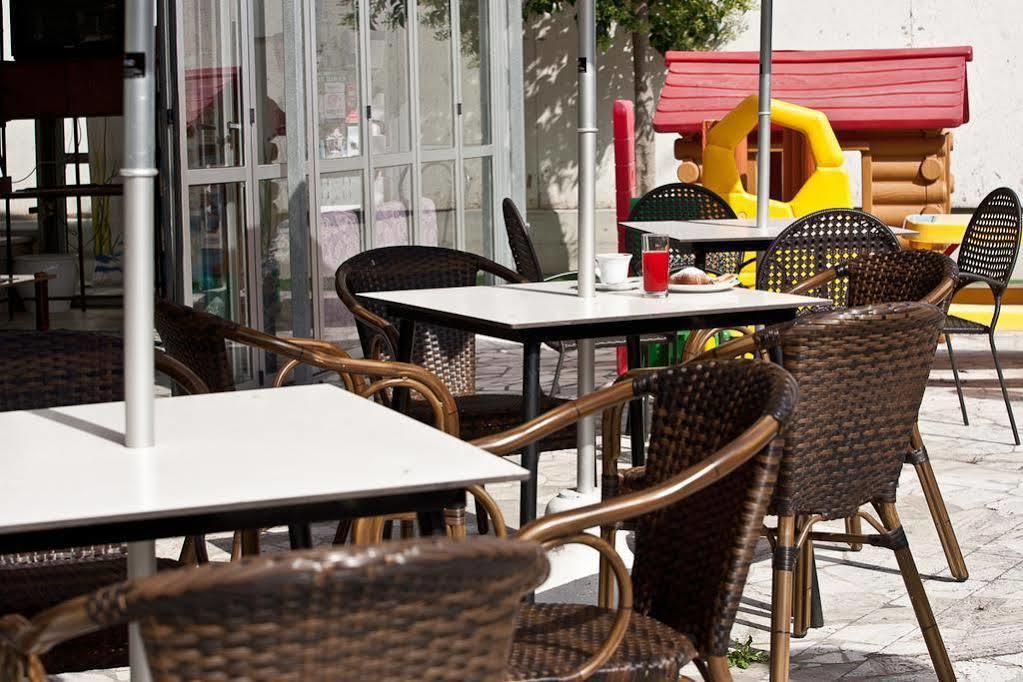 צ'סנטיקו Hotel Trevi מראה חיצוני תמונה